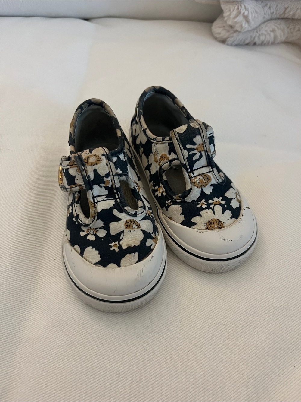 Vans Kids Navy Floral Mary Jane Sneakers